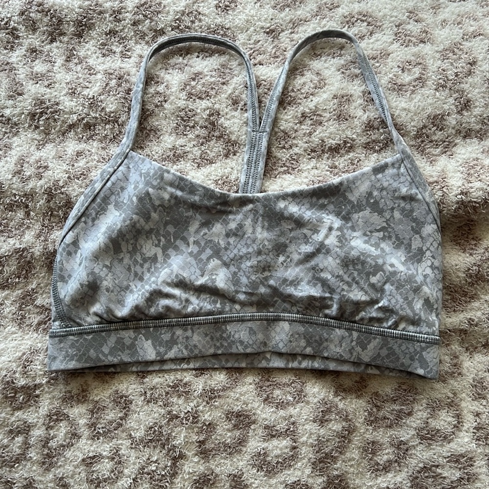 Lululemon Flow Y bra size 6